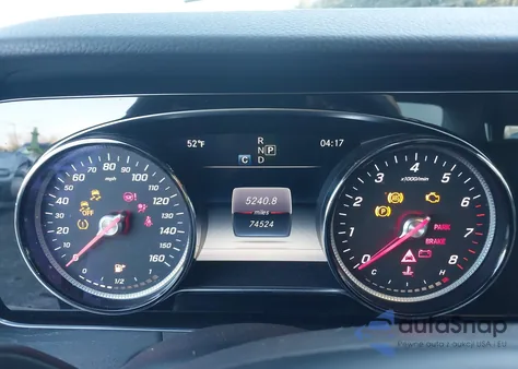 2018 Mercedes-Benz E 300 4Matic z USA, uszkodzony, nr VIN WDDZF4KB8JA393341